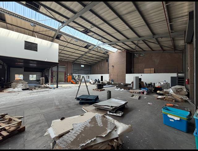 1,760M² WAREHOUSE TO LET IN KYALAMI